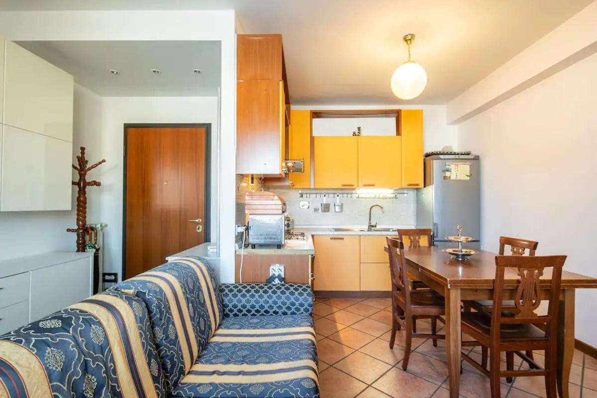 Suite Con 2 Balconi - 6 Guest Prato  Bagian luar foto